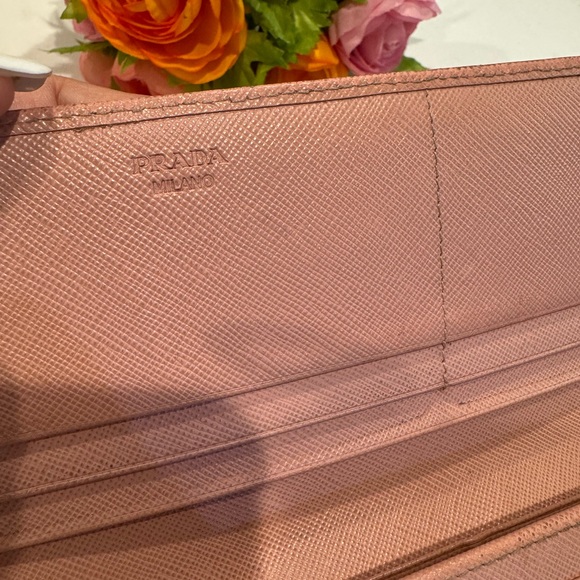 Authentic Prada wallet - Picture 7 of 11